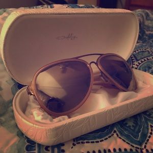 Women’s Oakley aviator sunglasses case included!